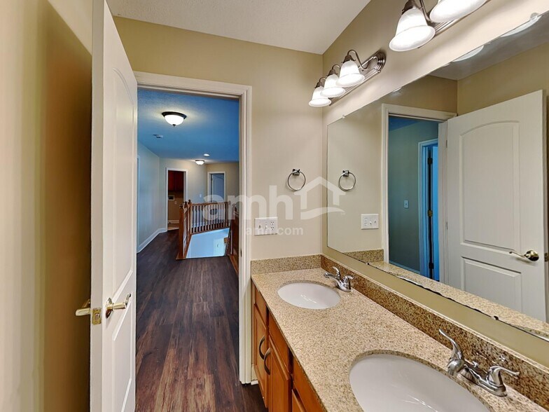 Building Photo - 942 Mill Run Dr