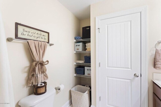 Building Photo - Enjoy private living in this beautiful 3 b...