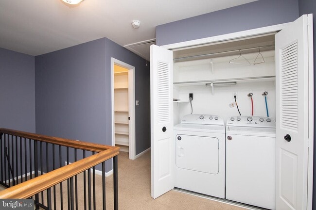 Building Photo - 322 Kings Croft Dr