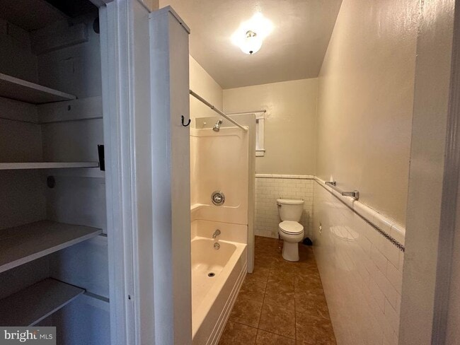 Building Photo - 451 Main St