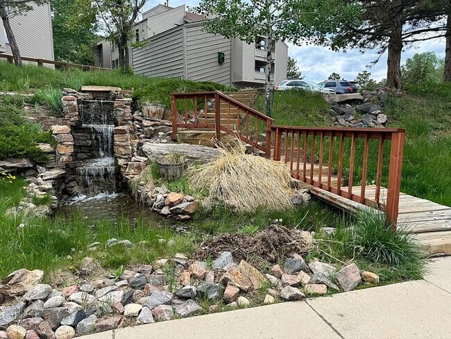 Building Photo - 23646 Pondview Pl