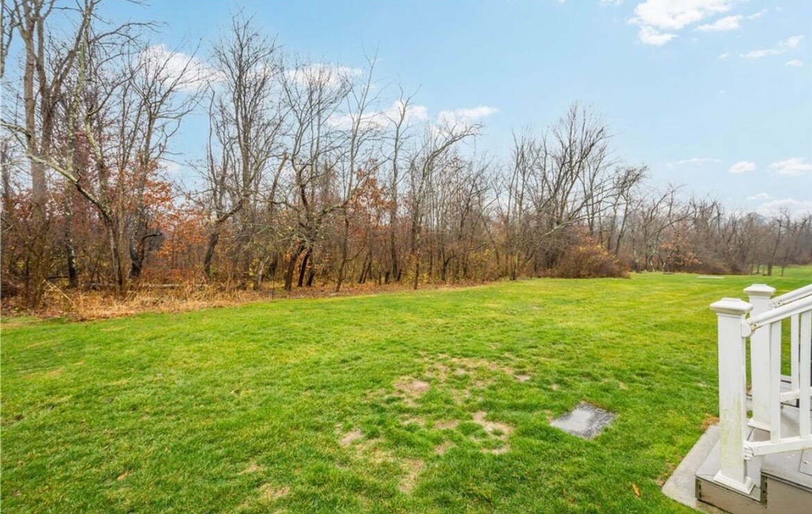 Building Photo - 294 Maple Ridge Dr