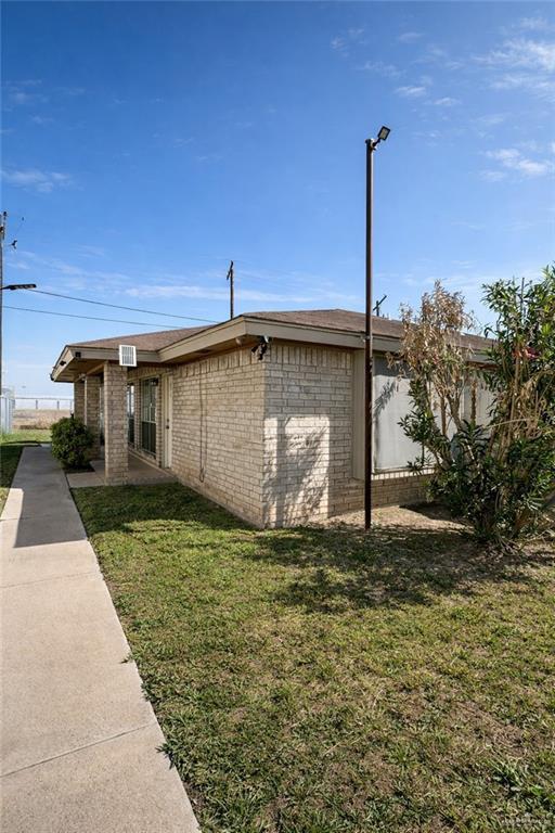 Building Photo - 10 Campeche Dr