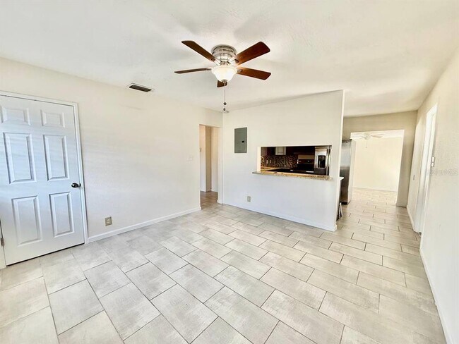 Building Photo - 4109 W Wallace Ave