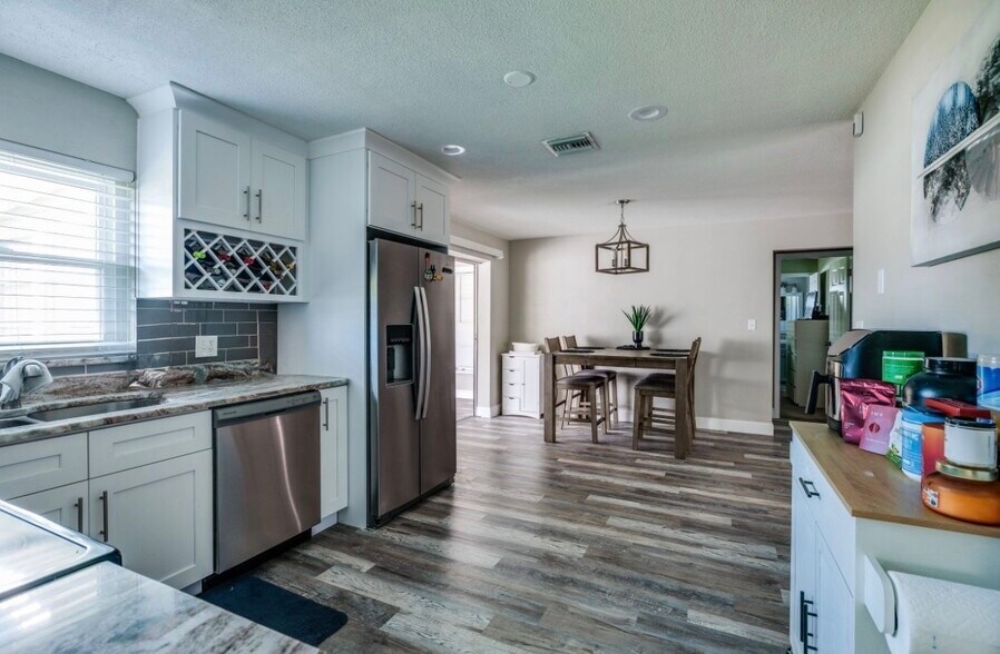 Building Photo - 12993 89th Ave