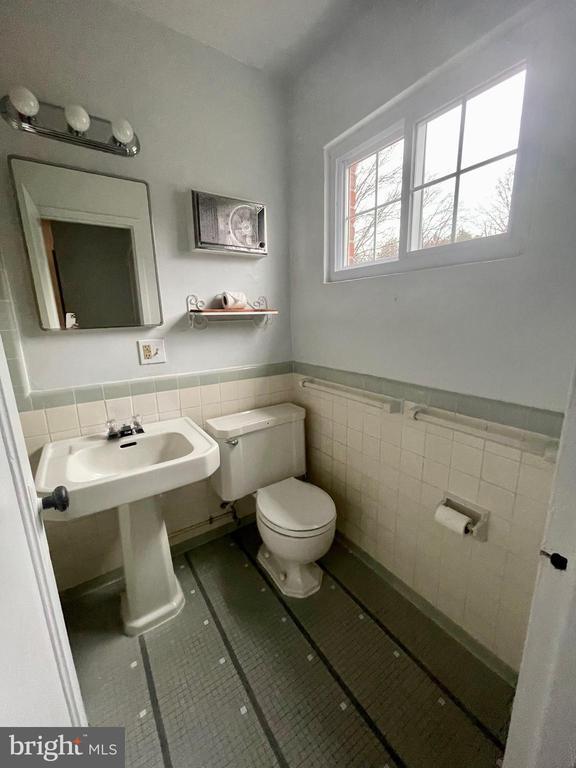 Building Photo - 1616 Preston Rd