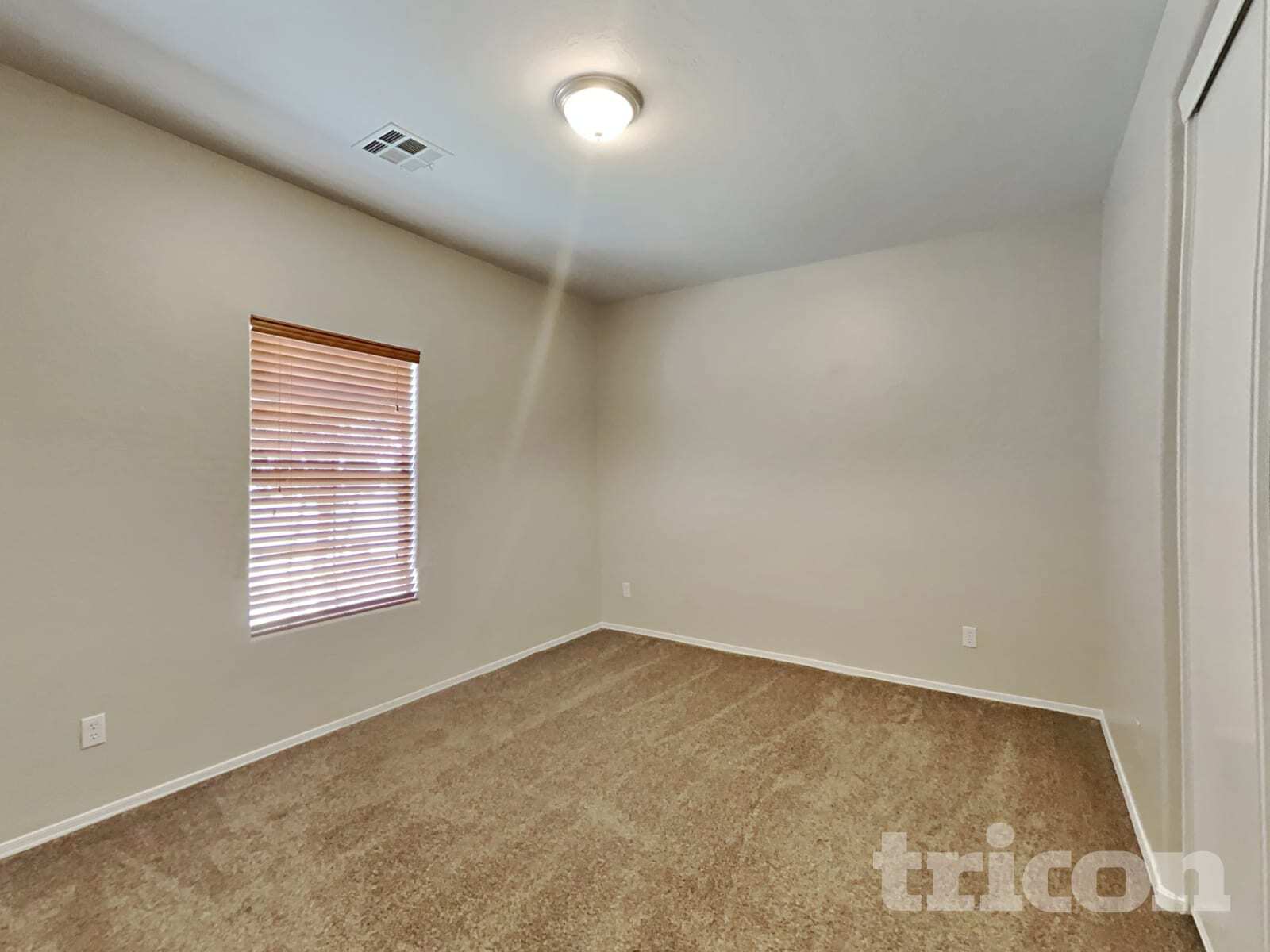 Building Photo - 2097 E Paso Fino Dr