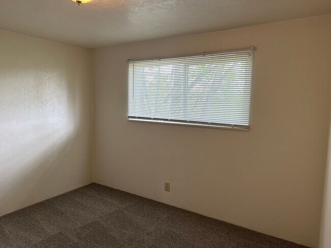 Building Photo - 776-778 W. Quinalt St.