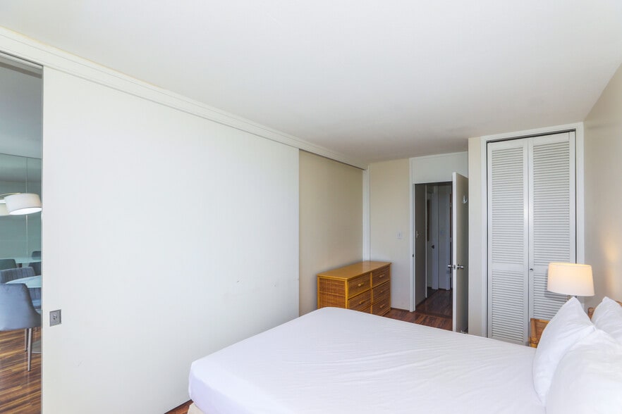 Building Photo - 1765 Ala Moana Blvd