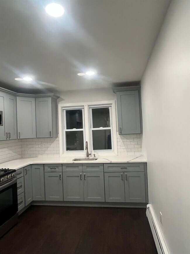 Building Photo - 4207 Grand Ave