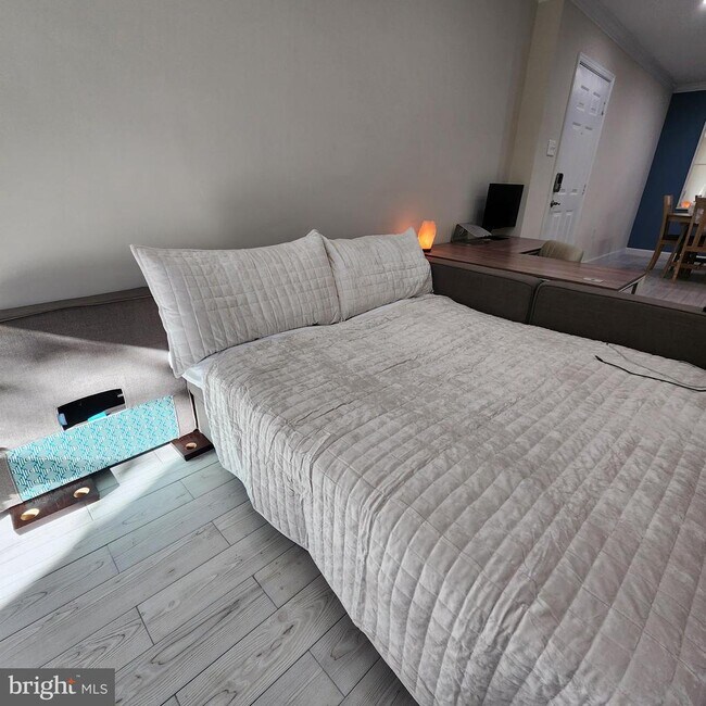 Building Photo - 255 S Pickett St