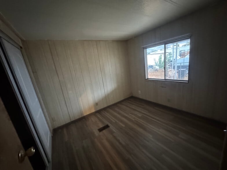 Building Photo - 3060 E Ames Ave