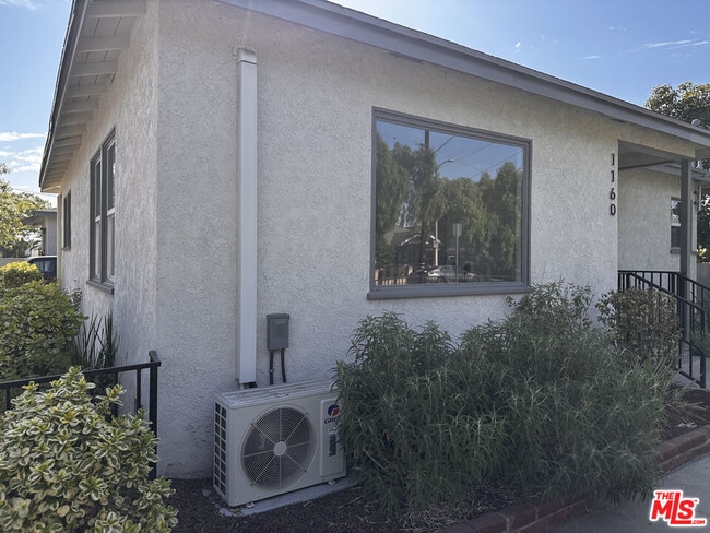 Building Photo - 1160 N Fries Ave