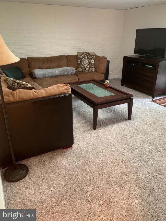 Building Photo - 15524 Royal Crescent Ct