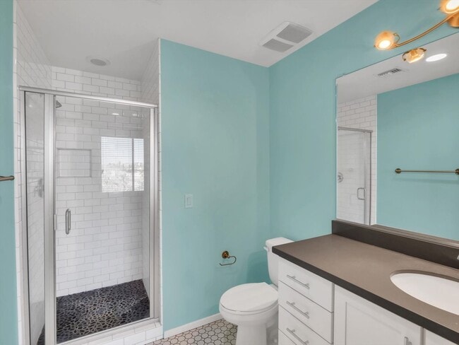 Building Photo - Beautiful Property with Contemporary Flair