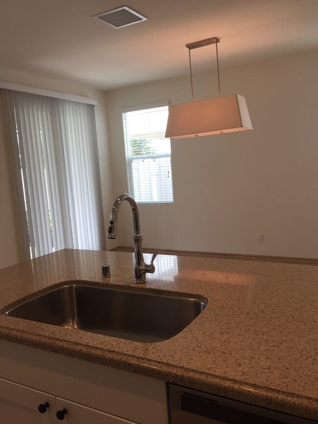 Building Photo - Lei Pauku - 3/2.5 bath Golf Course View