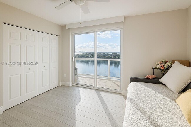 Building Photo - 5900 Collins Ave