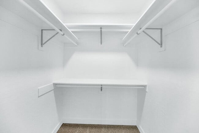 Building Photo - 2509 E Broadway Rd