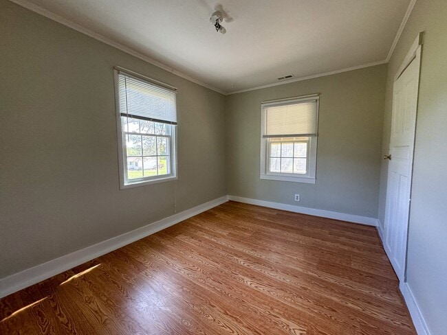 Building Photo - 2bed/1bath  Fluvanna Cottage