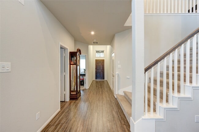 Building Photo - 30434 Butternut Oak Ln