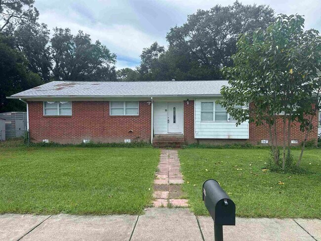 Building Photo - 2833 Bellview Ave