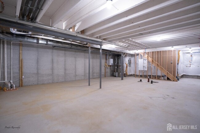 Building Photo - 85 Mustang Dr