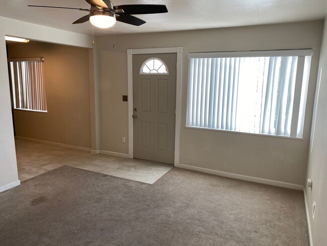 Building Photo - Top Floor 2-Bedroom Duplex in Fletcher Hills