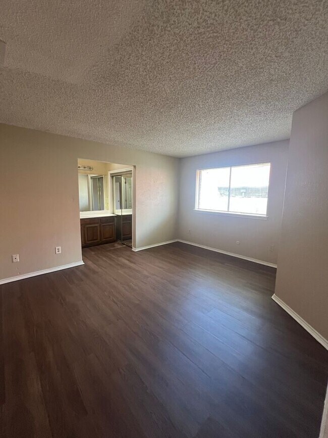 Building Photo - 11821 Garden Terrace Dr