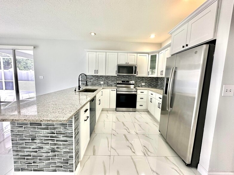 Building Photo - 1219 Baycourt Is