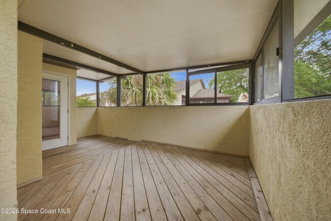 Building Photo - 2605 S Park Ave