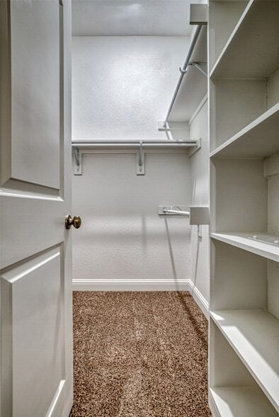 Building Photo - 207 Gardenia Dr