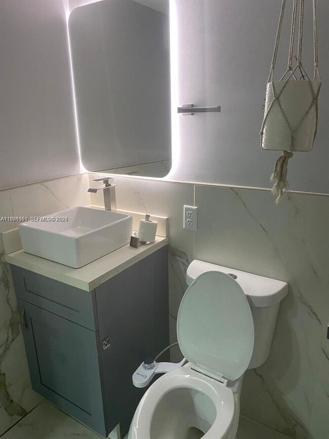 Building Photo - 2242 Polk St