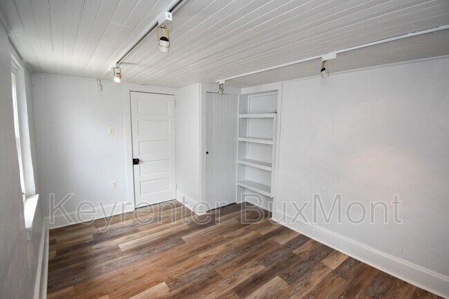 Building Photo - 1089 Durham Rd