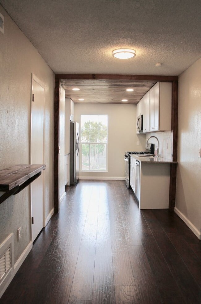 Building Photo - 3435 Rebecca Ln