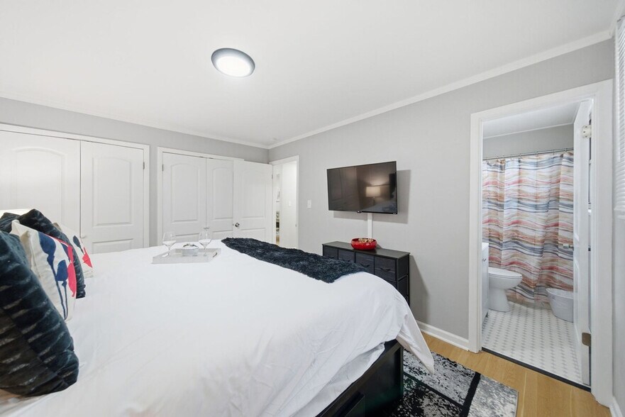 Building Photo - 12804 W Playfield Dr