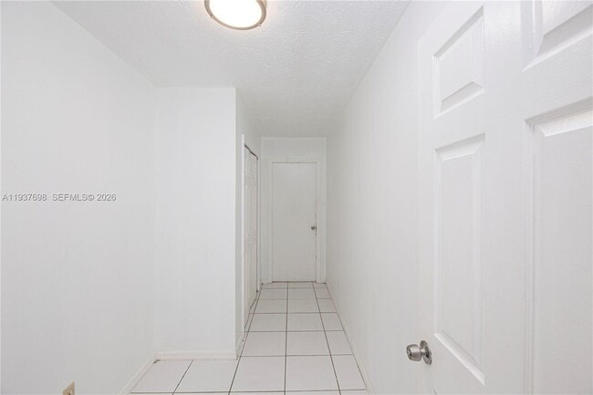 Building Photo - 5402 NW Emblem St