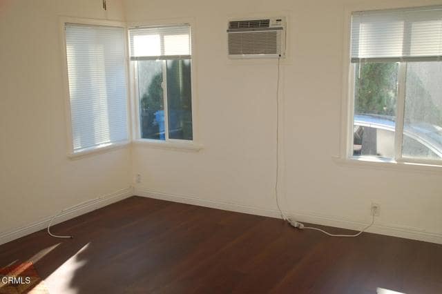 Building Photo - 125 S Primrose Ave