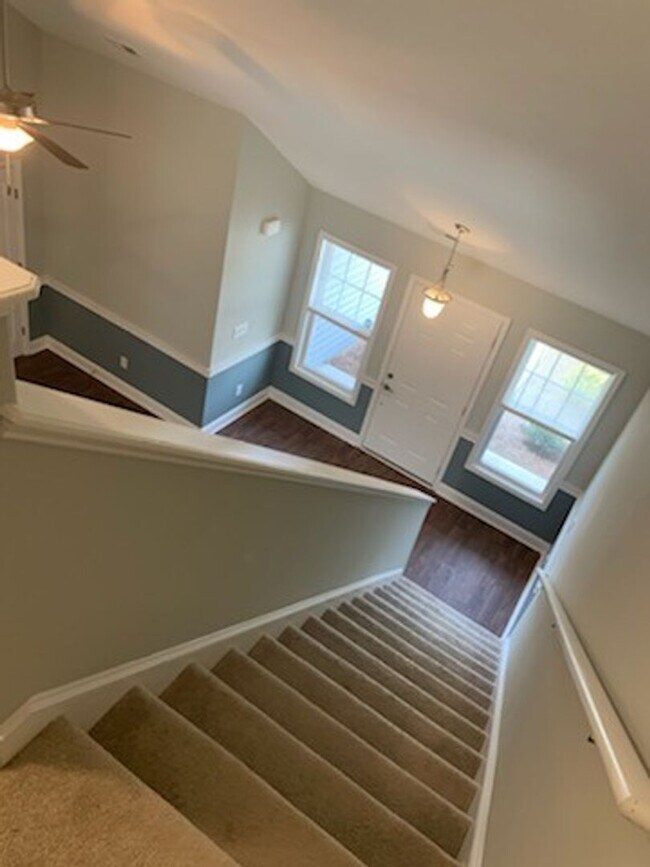 Building Photo - Townhome in Desirable Croatan Crossing Sub...