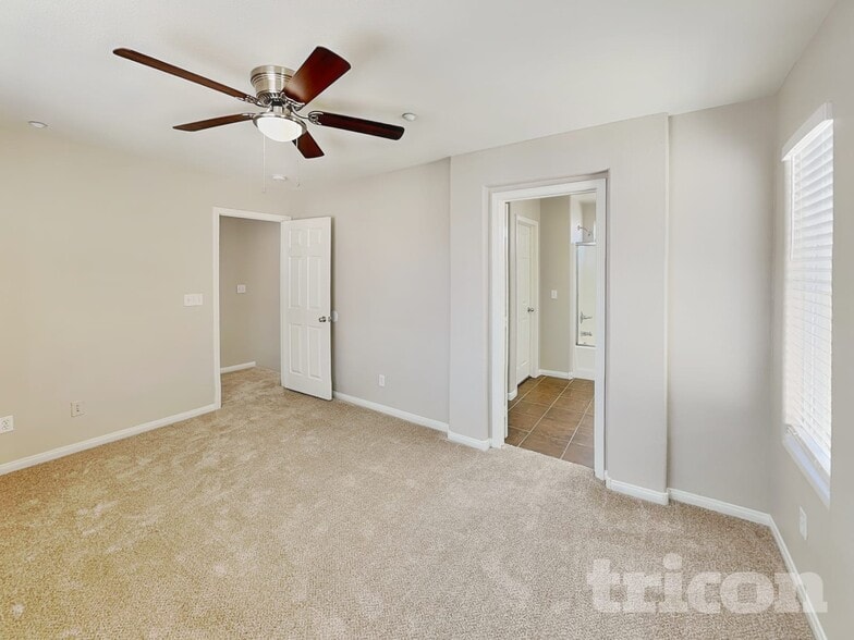 Building Photo - 8921 Paula Jean Ave