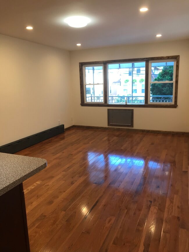 Building Photo - 3611 Waldo Ave