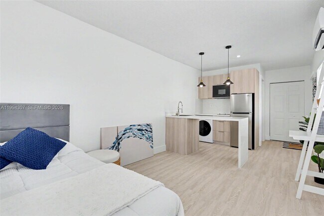 Building Photo - 55 SW 13th St