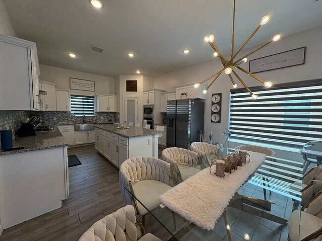 Building Photo - FAR EASTSIDE HOME FOR RENT