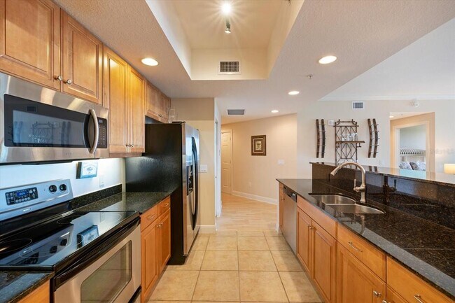 Building Photo - 800 N Tamiami Trl