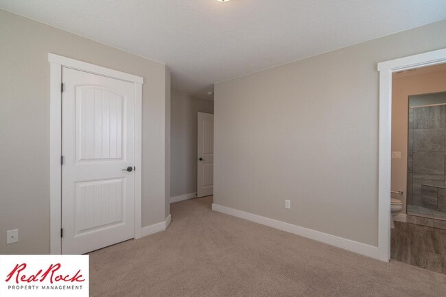 Building Photo - 4 Bedroom Spacious St. George Home with Large Backyard