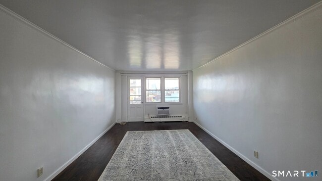 Building Photo - 444 Bedford St