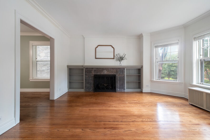 Building Photo - 732 Hinman Ave