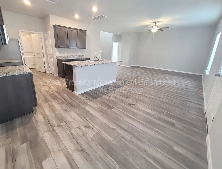 Building Photo - 1708 Crimson Lake Blvd