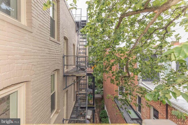 Building Photo - 1811 Wyoming Ave NW