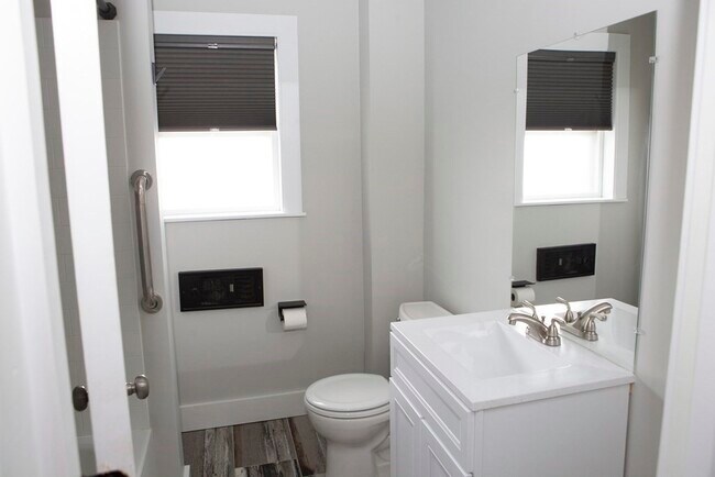 Building Photo - 43 Beacon St