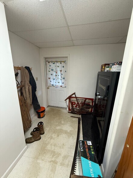 Building Photo - 408 Newcomer Rd